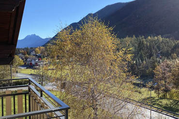 La valle in autunno vista dalle camere